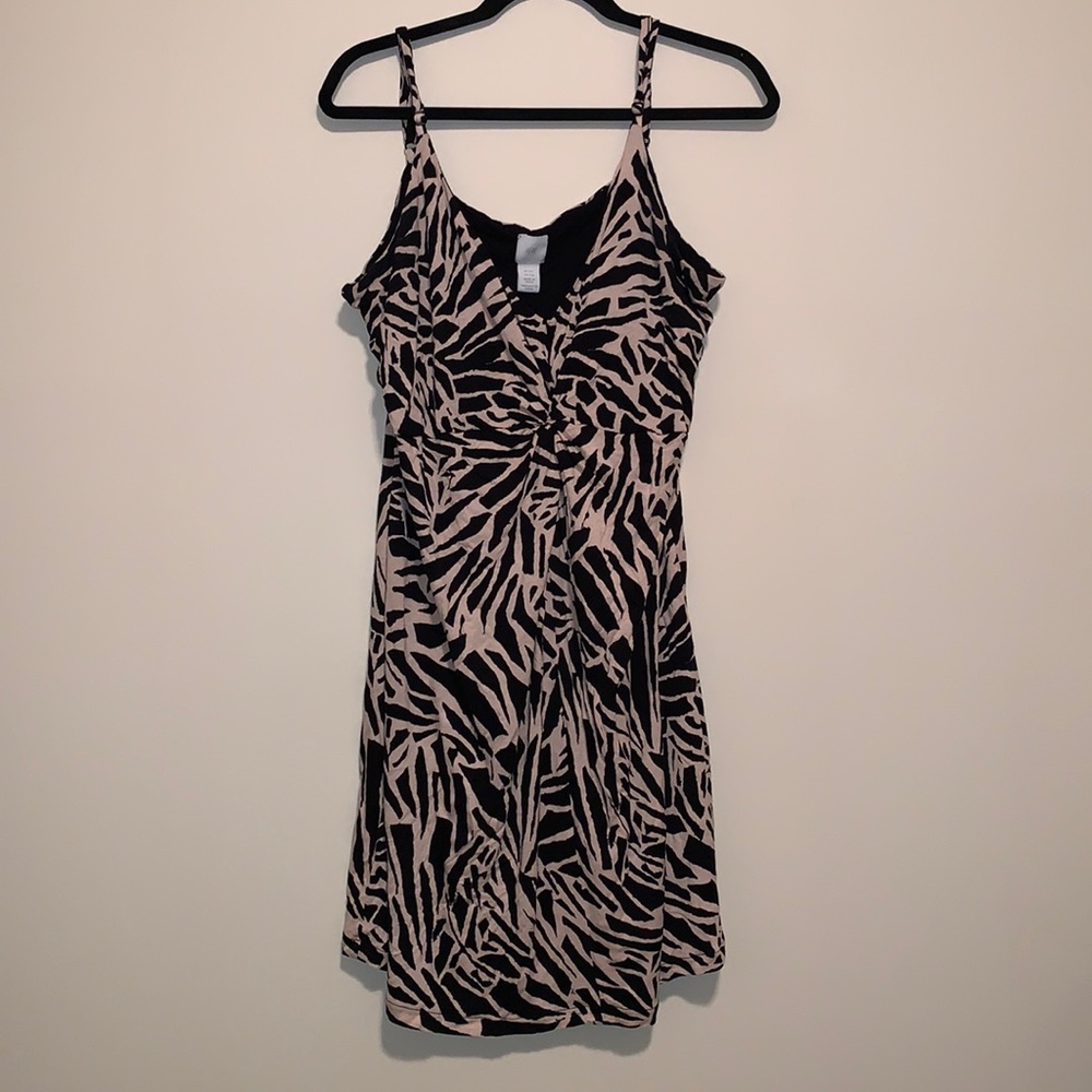 NWOT twist front dress